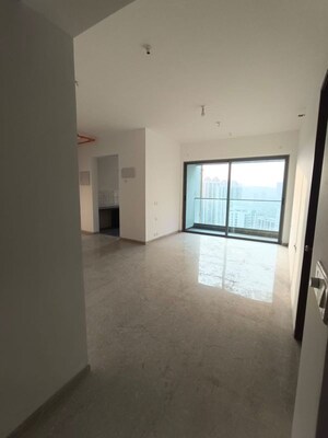 Room in 3 BHK Apartment at Kalpataru Immensa, Kolshet Road – for Sale