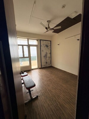 Room in 2 BHK Apartment at Divyansh Flora, Sector 16c Greater Noida – for Rent