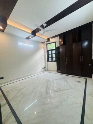 Room in 3 BHK Builder Floor at Lajpat Nagar ii – for Sale