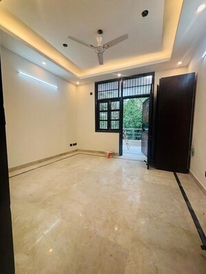 Room in 3 BHK Builder Floor at Lajpat Nagar ii – for Sale