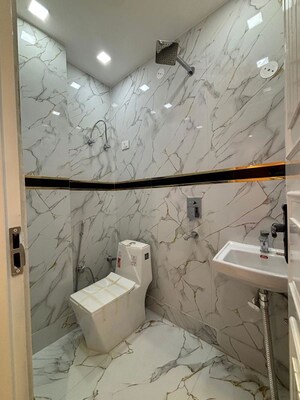 Bathroom in 2 BHK Builder Floor at Dwarka Mor – for Rent