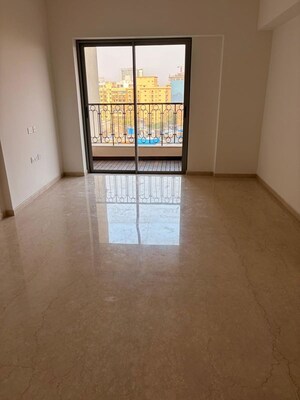 Room in 2.5 BHK Apartment at Lodha Bellagio, Powai – for Rent