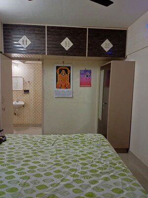 Room in 1 BHK Apartment at Priyadarshani CHS, Prabhadevi – for Rent
