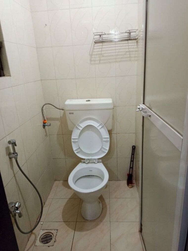 Bathroom, priyadarshani-chs 1 Bedroom 575 Sq.Ft. Apartment In Prabhadevi Mumbai 10553586