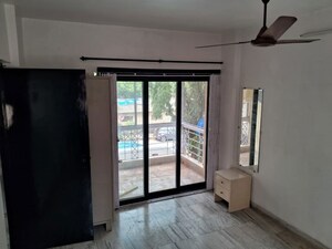 Room in 2 BHK Apartment at Naman Apartment Andheri, Andheri West – for Rent