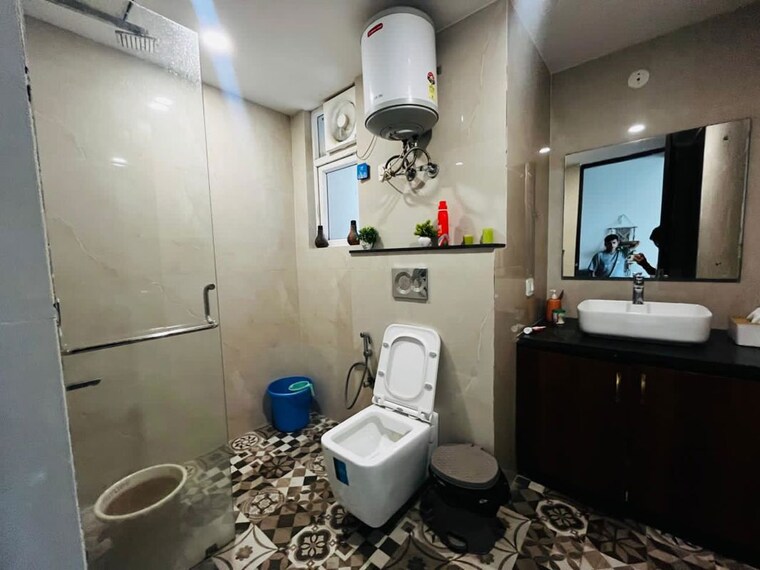 Bathroom, aba-cleo-county 3 Bedroom 1827 Sq.Ft. Apartment In Sector 121 Noida 10553603
