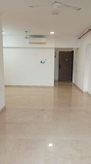 Room in 3 BHK Apartment at Juhu Scheme, Juhu – for Rent