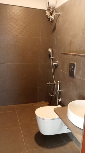 Furnished Amenities in 3 BHK Apartment at Juhu Scheme, Juhu – for Rent