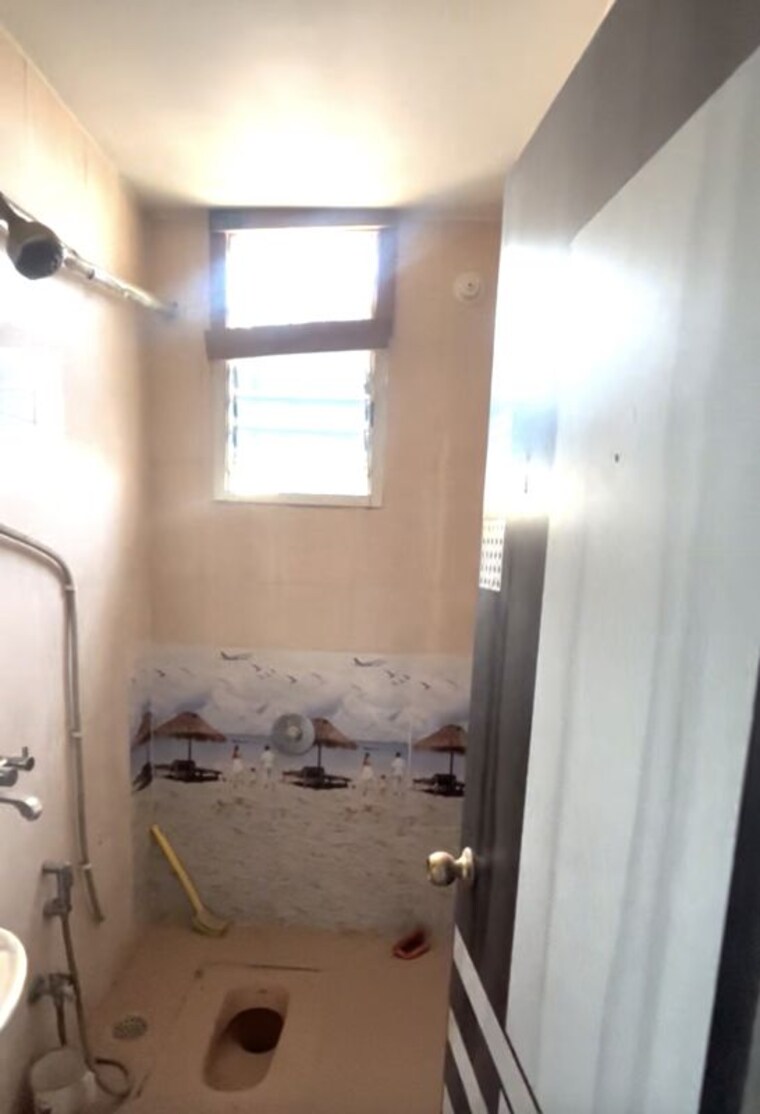 Bathroom, gola road Commercial Office Space 850 Sq.Ft. In Gola Road Patna 10553641