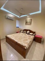 1.5 BHK + Pooja Room,Study Room 600 Sq.Ft. Builder Floor in Chattarpur