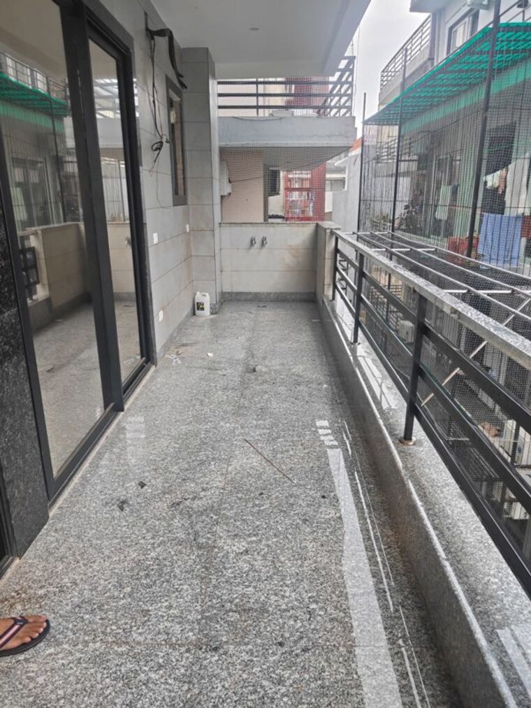 Balcony, sector 14 3 Bedroom 2400 Sq.Ft. Builder Floor In Sector 14 Gurgaon 10553657