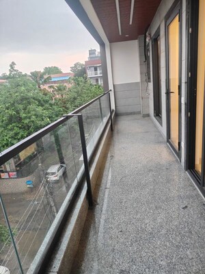 Balcony in 3 BHK Builder Floor at Sector 14 – for Rent