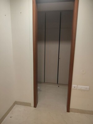 Building Lobby in 3 BHK Builder Floor at Sector 14 – for Rent
