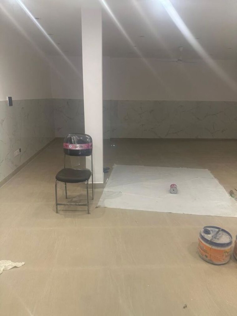 Room, greater kailash Commercial Office Space 1500 Sq.Ft. In Greater Kailash Delhi 10553690