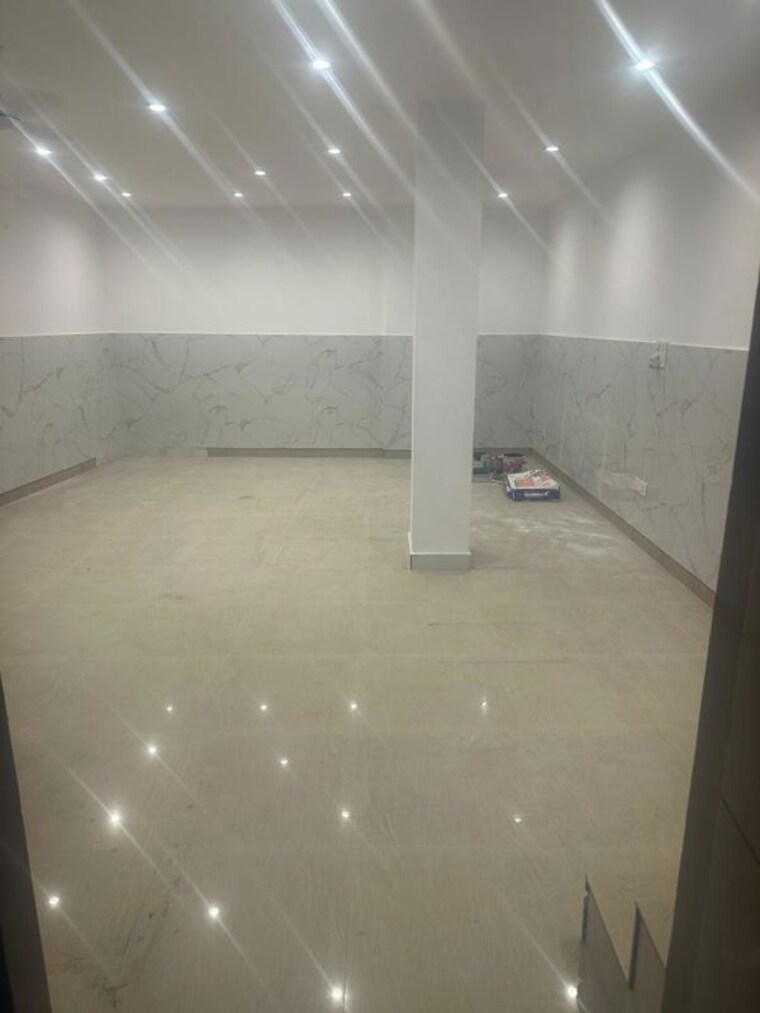 Room, greater kailash Commercial Office Space 1500 Sq.Ft. In Greater Kailash Delhi 10553690