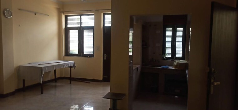 Room, sector 34 2 Bedroom 1500 Sq.Ft. Independent House In Sector 34 Noida 10553702