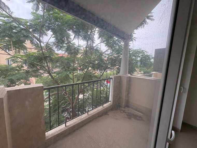 Balcony, emaar-mgf-emerald-hills 4 Bedroom 1980 Sq.Ft. Apartment In Sector 65 Gurgaon 10553707