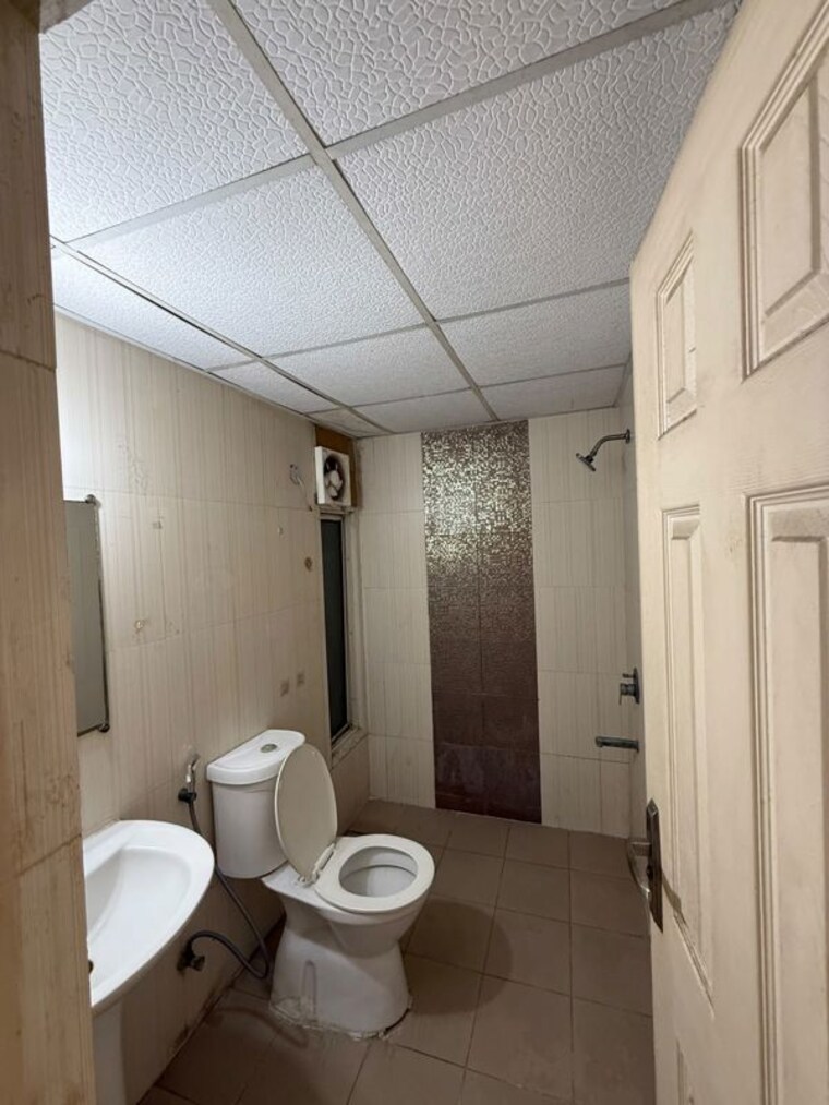 Bathroom, gardenia-gateway 3 Bedroom 1700 Sq.Ft. Apartment In Sector 75 Noida 10553727