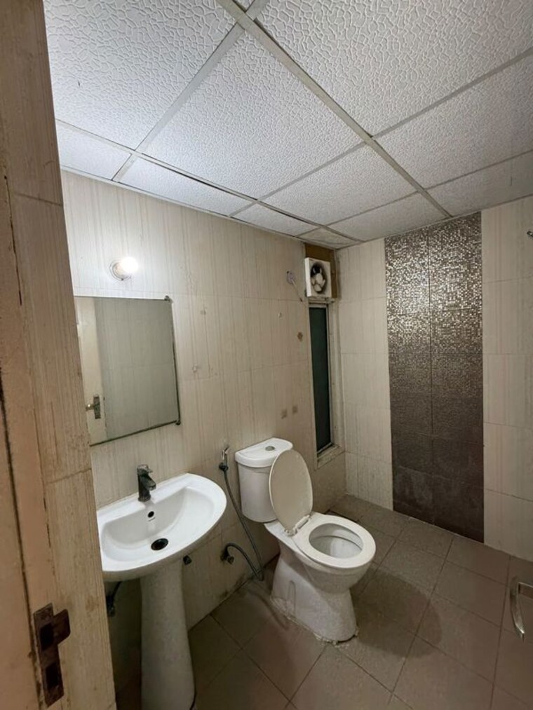 Bathroom, gardenia-gateway 3 Bedroom 1700 Sq.Ft. Apartment In Sector 75 Noida 10553727