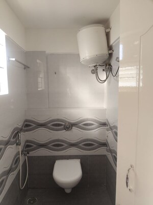 Bathroom in 1 BHK Apartment at Sri Sai Residency Kadubeesanahalli, Kadubeesanahalli – for Rent