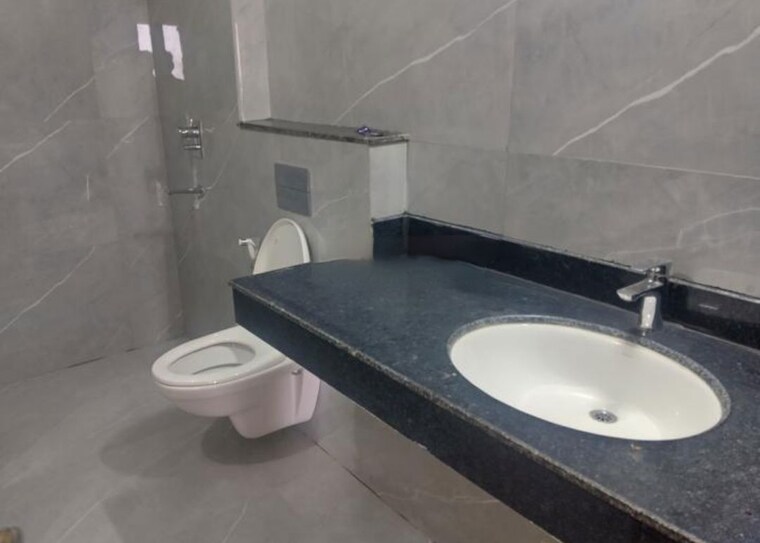 Bathroom, sushant golf city 2 Bedroom 1600 Sq.Ft. Apartment In Sushant Golf City Lucknow 10553749