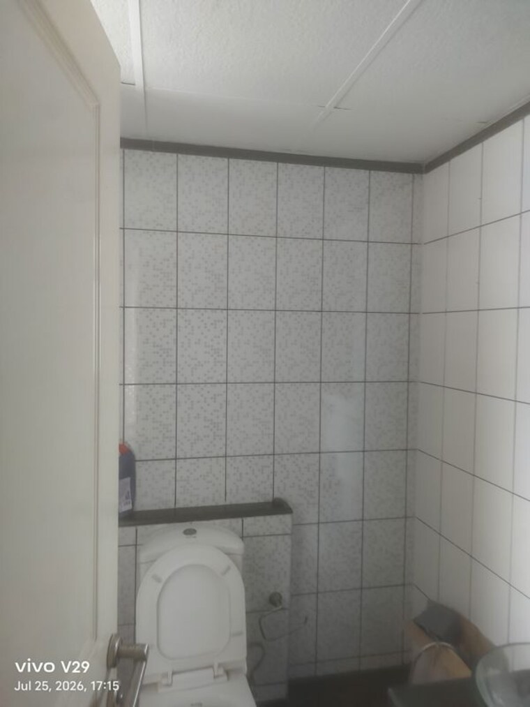 Bathroom, unitech-uniworld-gardens 3 Bedroom 2100 Sq.Ft. Apartment In Sector 47 Gurgaon 10553745