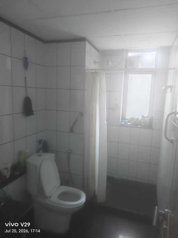 Bathroom, unitech-uniworld-gardens 3 Bedroom 2100 Sq.Ft. Apartment In Sector 47 Gurgaon 10553745