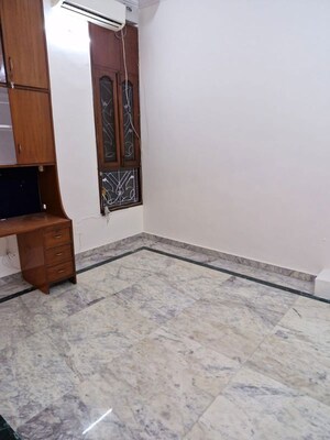 Room in 3 BHK Builder Floor at Greater Kailash I – for Rent