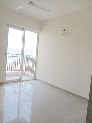 Room in 2 BHK Apartment at Delhi Heights, Gazipur – for Rent