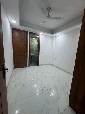 Room in 2 BHK Builder Floor at Chattarpur – for Rent