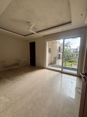 Room in 3 BHK Builder Floor at Greater Kailash Part 3 – for Rent