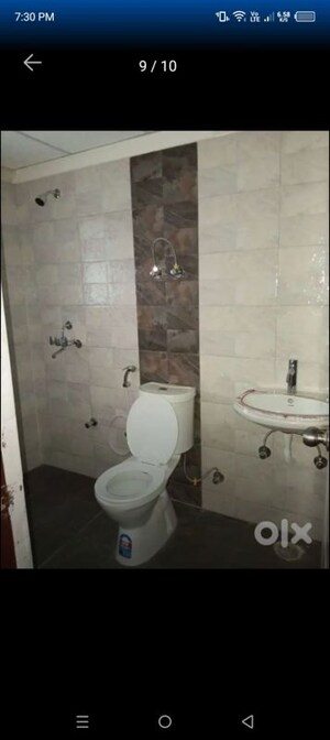 Bathroom in 4 BHK Apartment at Bestech Park View Spa, Sector 47 – for Sale