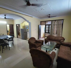 Living Room in 3 BHK Apartment at Butler Colony – for Rent