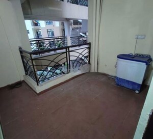 Furnished Amenities in 3 BHK Apartment at Butler Colony – for Rent