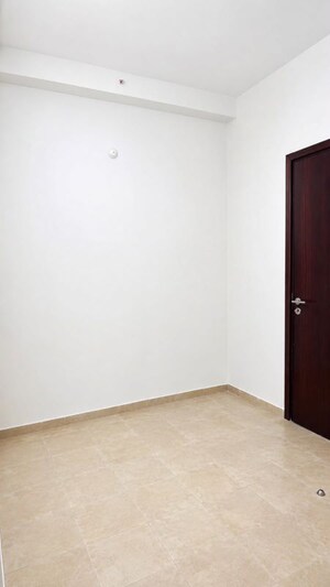 Room in 4 BHK Apartment at L&T Raintree Boulevard, Hebbal – for Rent