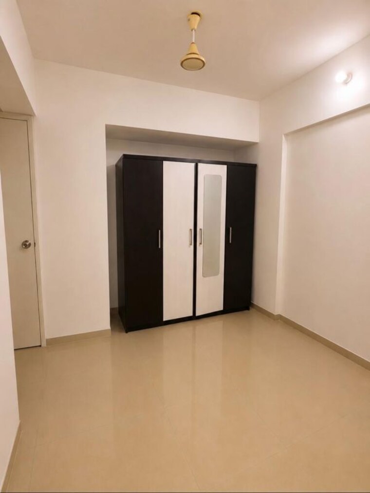 Room, puranik-city-phase-iii 1 Bedroom 450 Sq.Ft. Apartment In Ghodbunder Road Thane 10553813