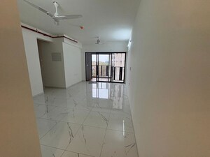 Room in 3 BHK Apartment at Mahindra Nestalgia, Pimpri – for Rent