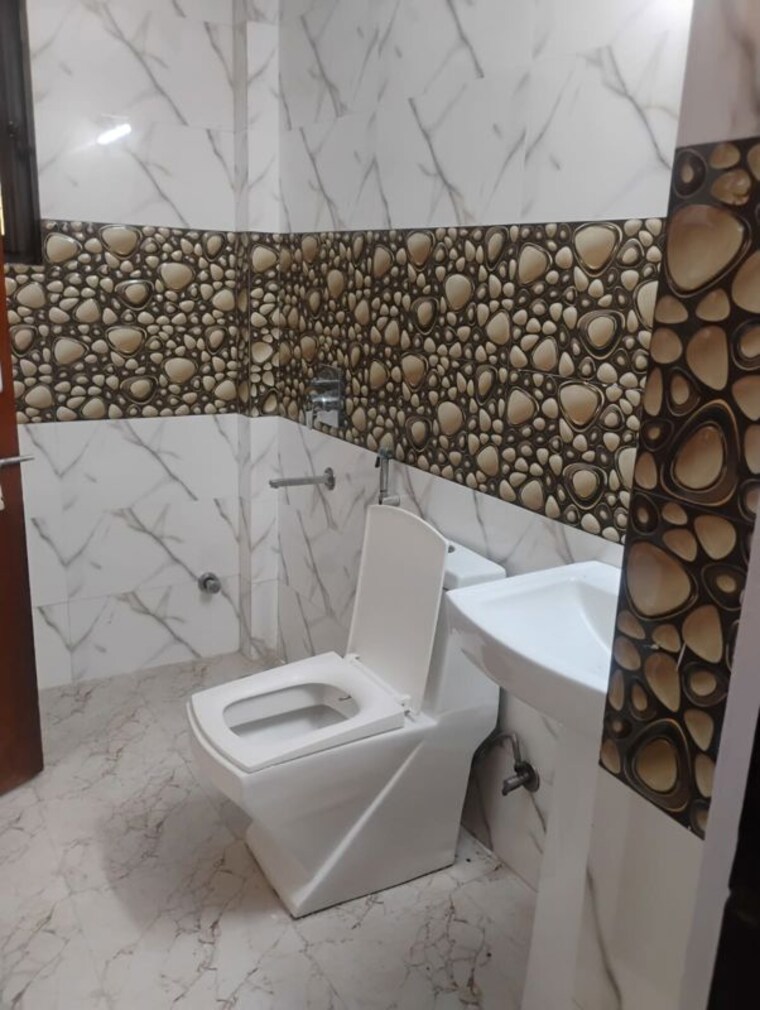 Bathroom, maidan garhi 1 Bedroom 710 Sq.Ft. Builder Floor In Maidan Garhi Delhi 10553796