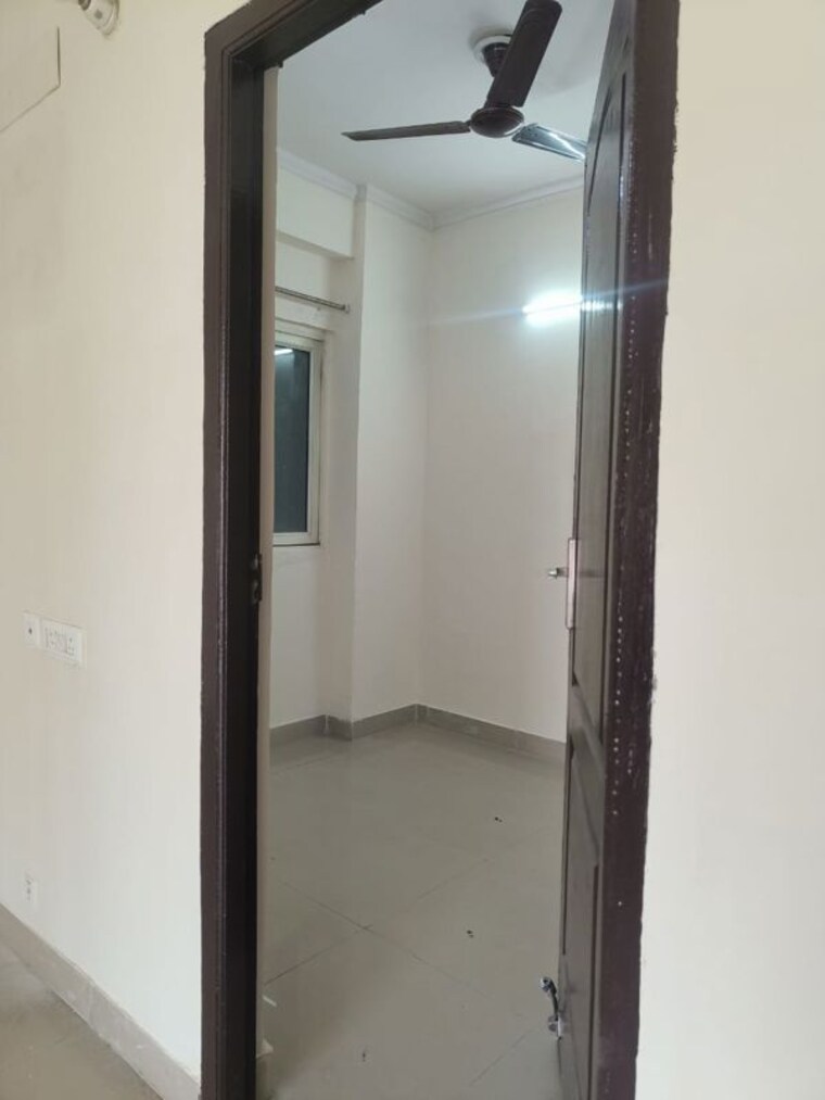 undefined, aims-golf-city 2.5 Bedroom 1150 Sq.Ft. Apartment In Sector 75 Noida 10553833