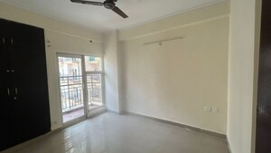 Room in 3 BHK Apartment at Aims Golf City, Sector 75 – for Sale