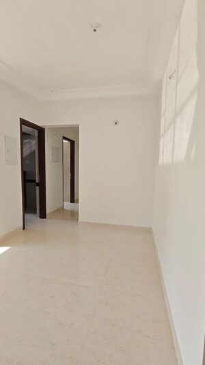 Room in 1 BHK Apartment at Conwood Astoria, Goregaon East – for Sale