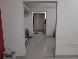 Room in 3 BHK Apartment at Paranjape Gloria Grand, Bavdhan – for Rent