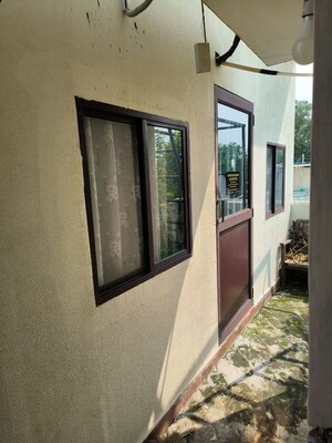 Building Lobby in 1 RK Builder Floor at East Of Kailash – for Rent