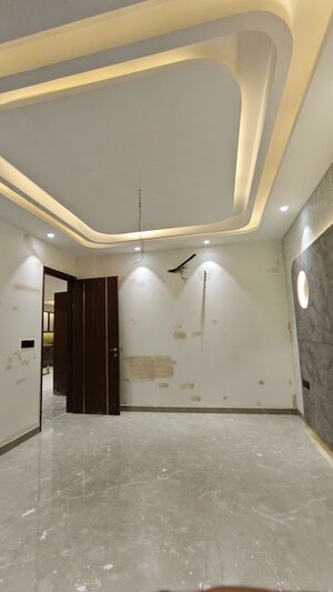 Building Lobby in 3 BHK Builder Floor at TDI The Retreat, Sector 89 – for Sale