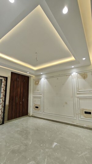 Building Lobby in 3 BHK Builder Floor at TDI The Retreat, Sector 89 – for Sale
