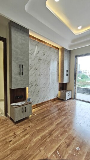Room in 3 BHK Builder Floor at TDI The Retreat, Sector 89 – for Sale
