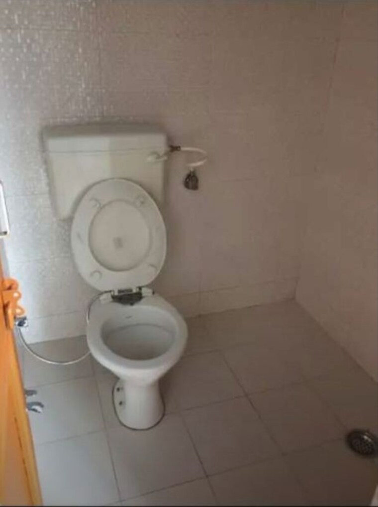 Bathroom, sector 28 2 Bedroom 1000 Sq.Ft. Builder Floor In Sector 28 Chandigarh 10553901