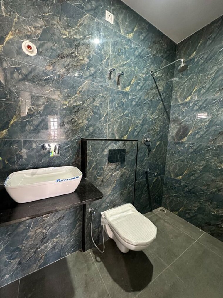 Bathroom, nri layout 3 Bedroom 1600 Sq.Ft. Builder Floor In Nri Layout Bangalore 10553907