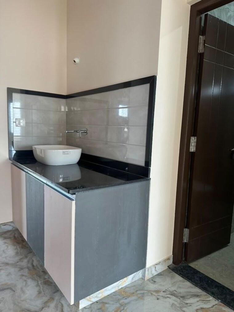 Kitchen, nri layout 3 Bedroom 1600 Sq.Ft. Builder Floor In Nri Layout Bangalore 10553907