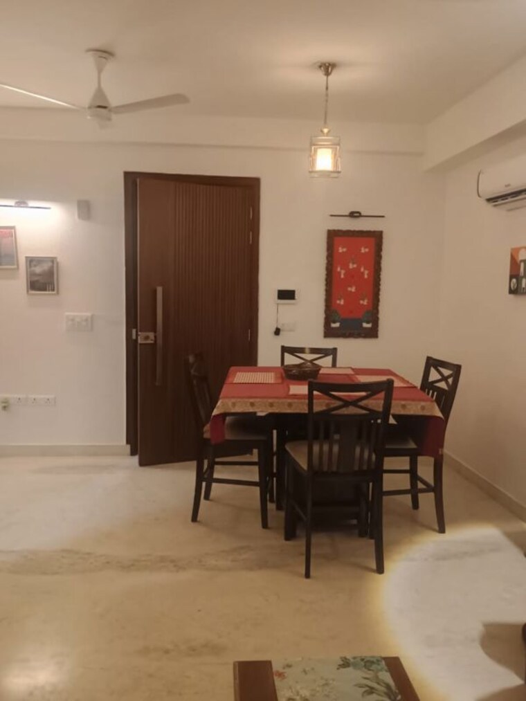 Living Room, east of kailash 2 Bedroom 125 Sq.Yd. Builder Floor In East Of Kailash Delhi 10553941